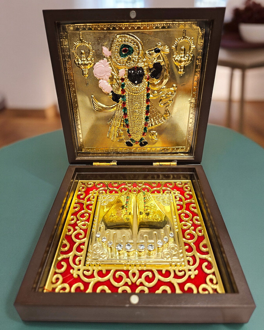 Gold Foil Jai Shree Krishna Gift \Pooja Box |(5 X 4.5 X 4.5 inch)|Weight-0.18 kg