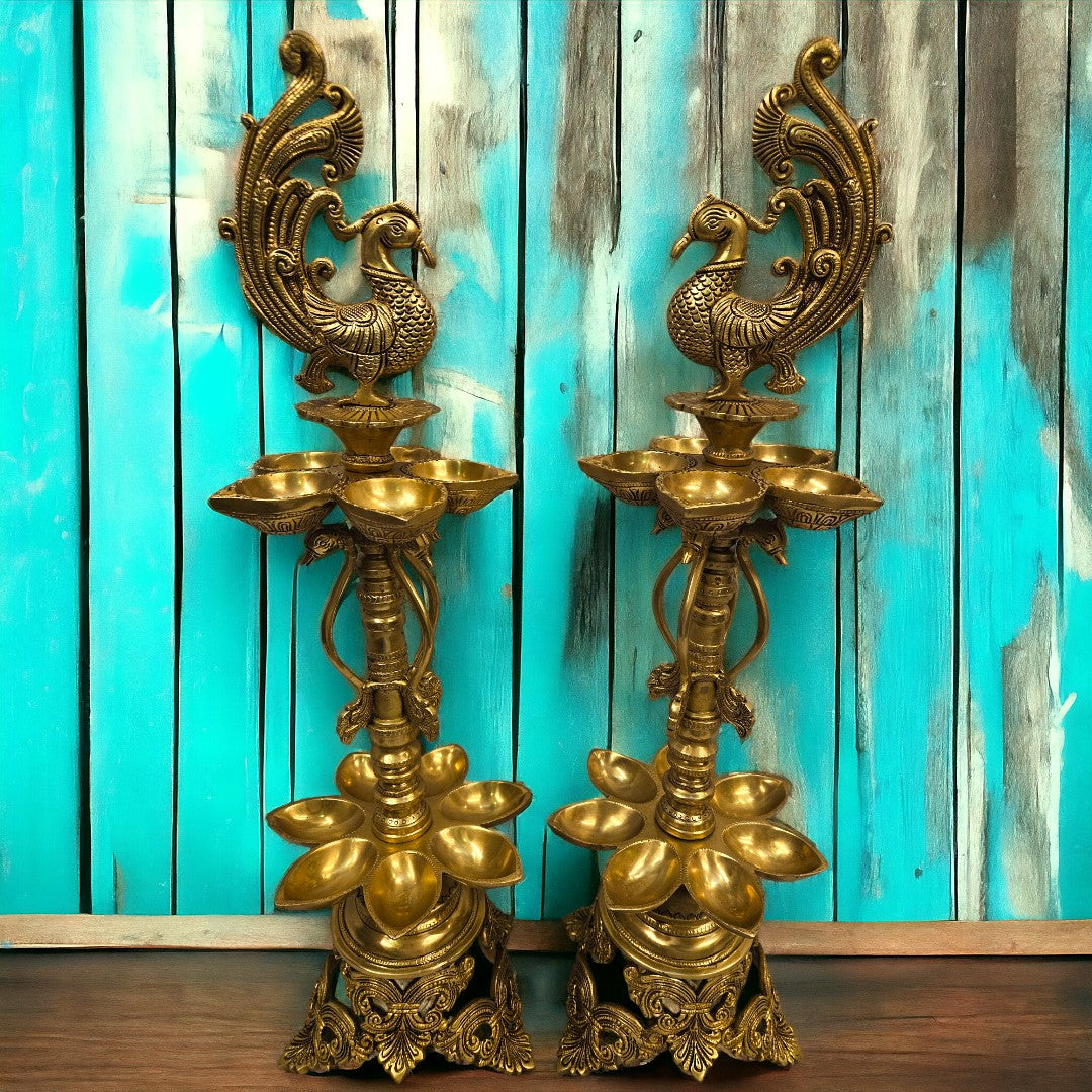 Brass Ten Wicks Peacock Lamp (24.5 Inch) (Golden)