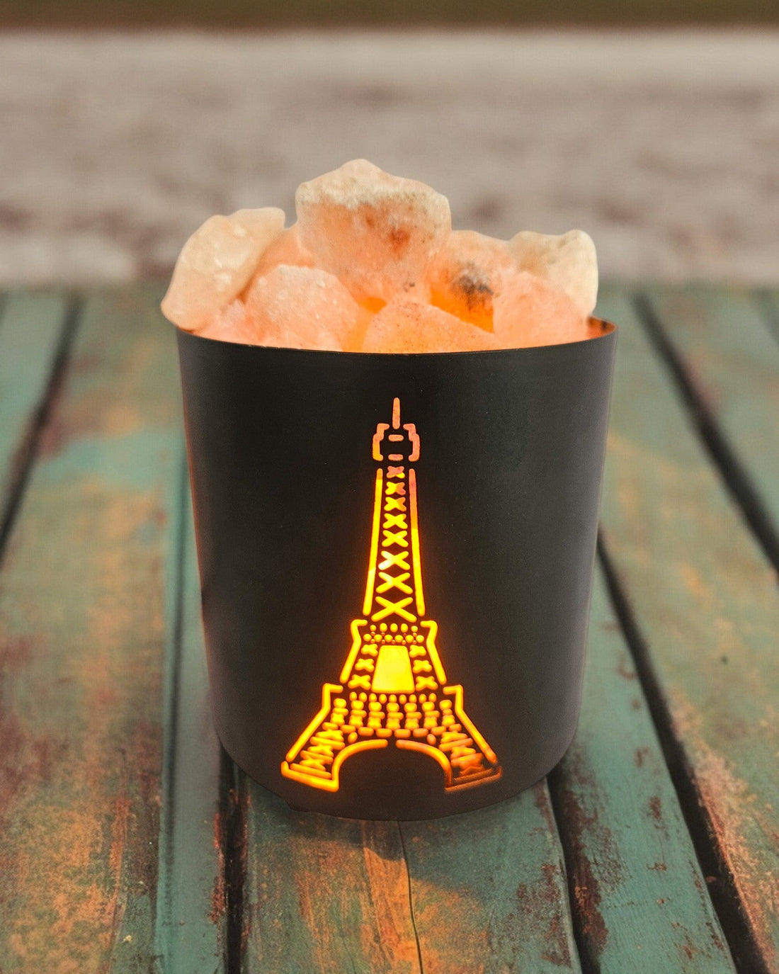 Eiffel Tower Metal Basket Lamp with Chunks of Himalayan Rock Salt (6 Inch)