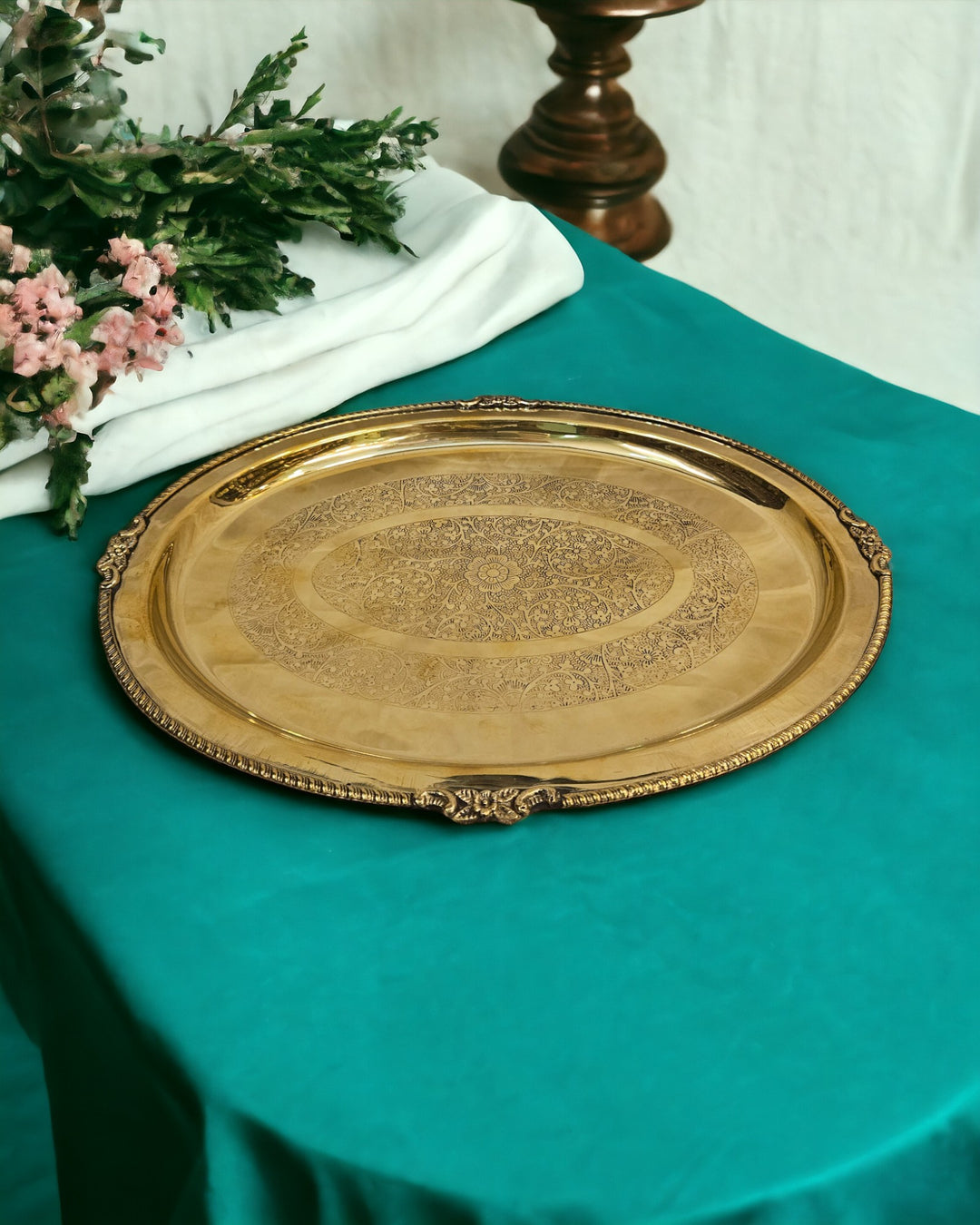 Brass Floral Etching Oval Ornate Serving Tray (0.8 Inch) (Golden)