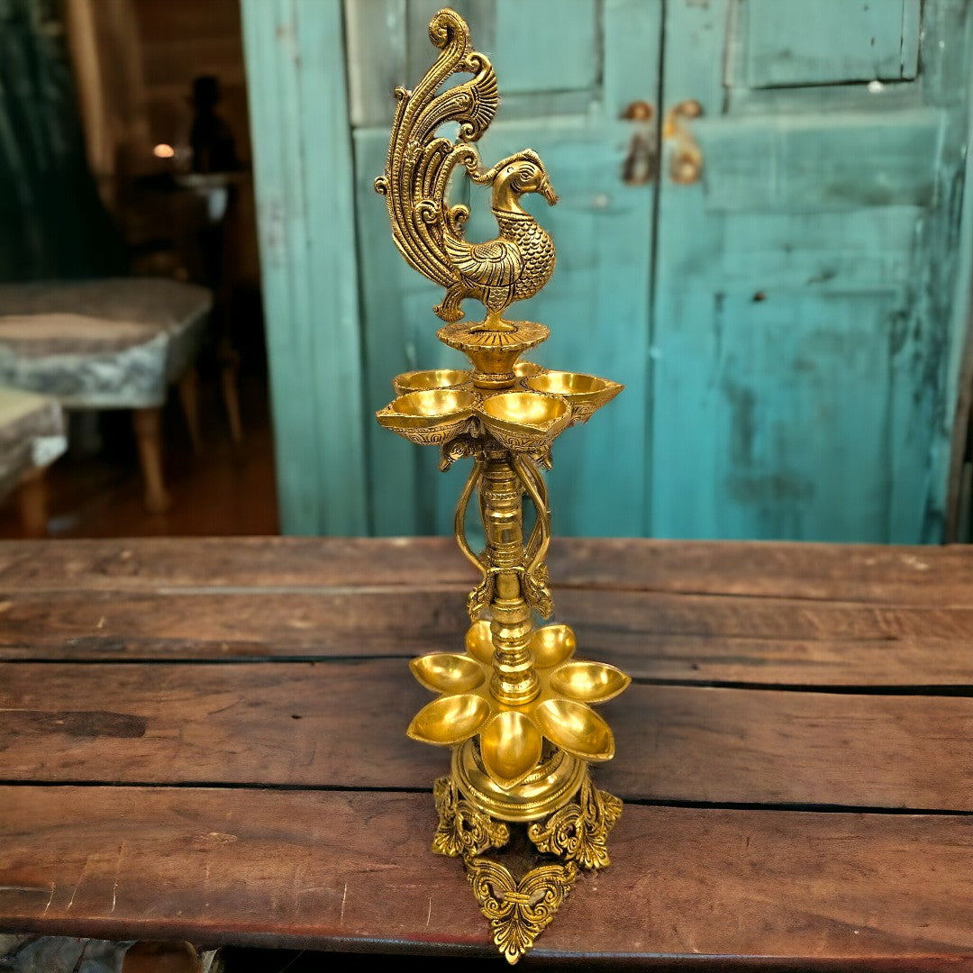 Brass Ten Wicks Peacock Lamp (24.5 Inch) (Golden)